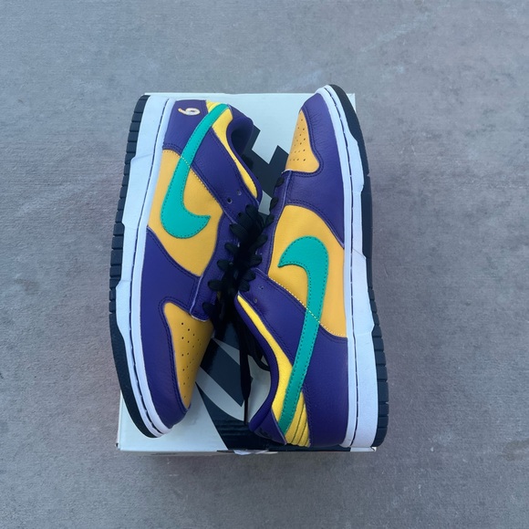 Nike Dunk Low x Lisa Leslie Sparks 2022 - D09581-500 - New - Picture 3 of 6